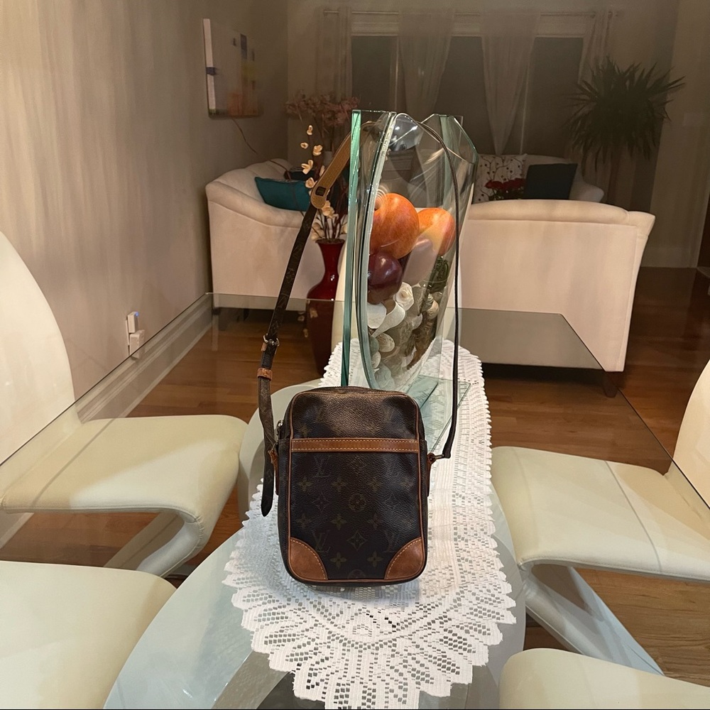 💯% authentic Louis Vuitton bag